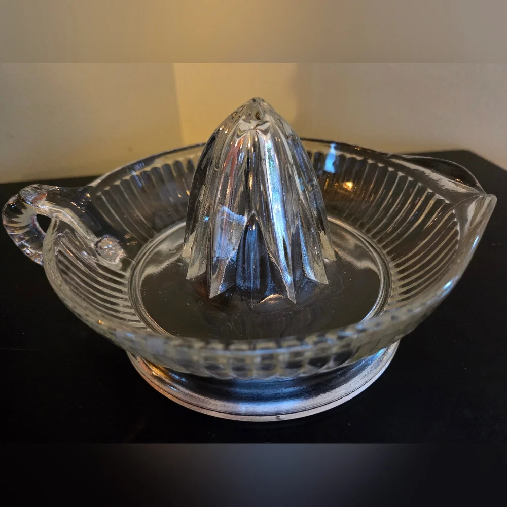 Vintage Clear Glass Citrus Juicer Reamer Ribbed 6